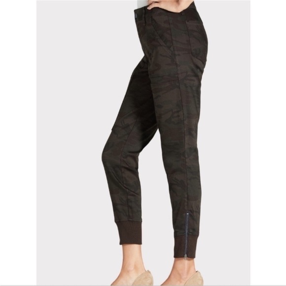 Evereve Level 99 Julia Utility Midnight Camo Jogger Size 28 NEW - Picture 3 of 6